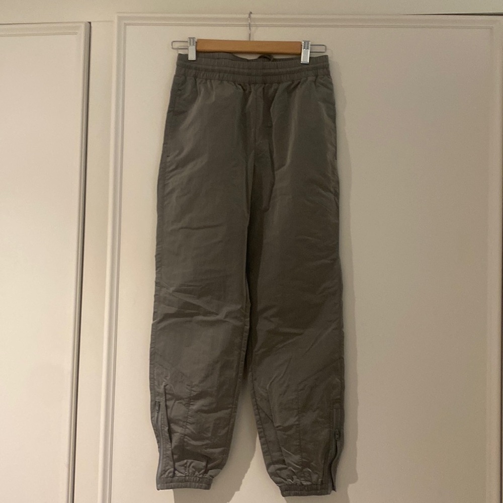 Aritzia grey kway track pants. Sz small